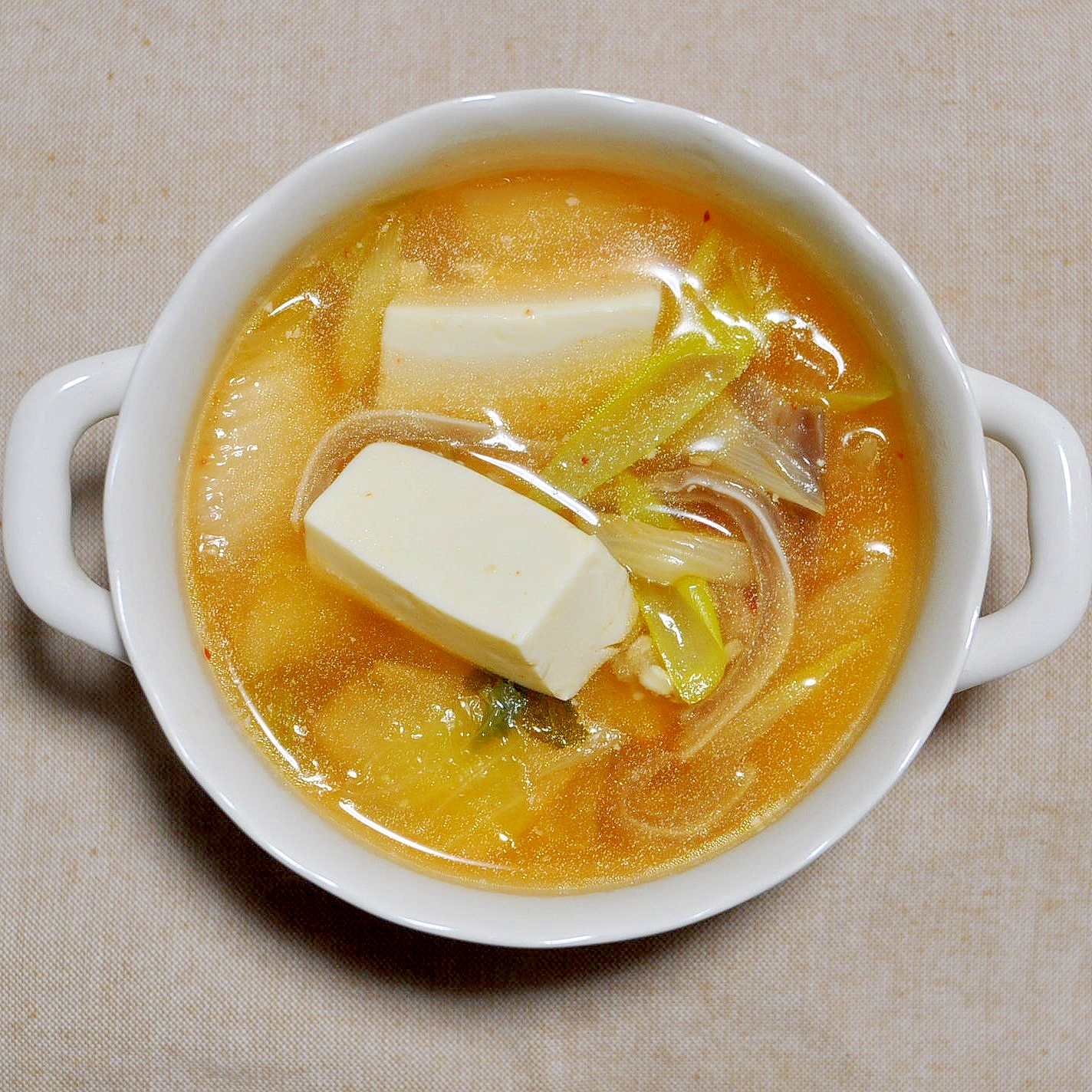 ミミガーと豆腐のキムチスープ