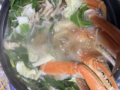 我が家のカニ鍋　白菜なかったのでキャベツです（笑）