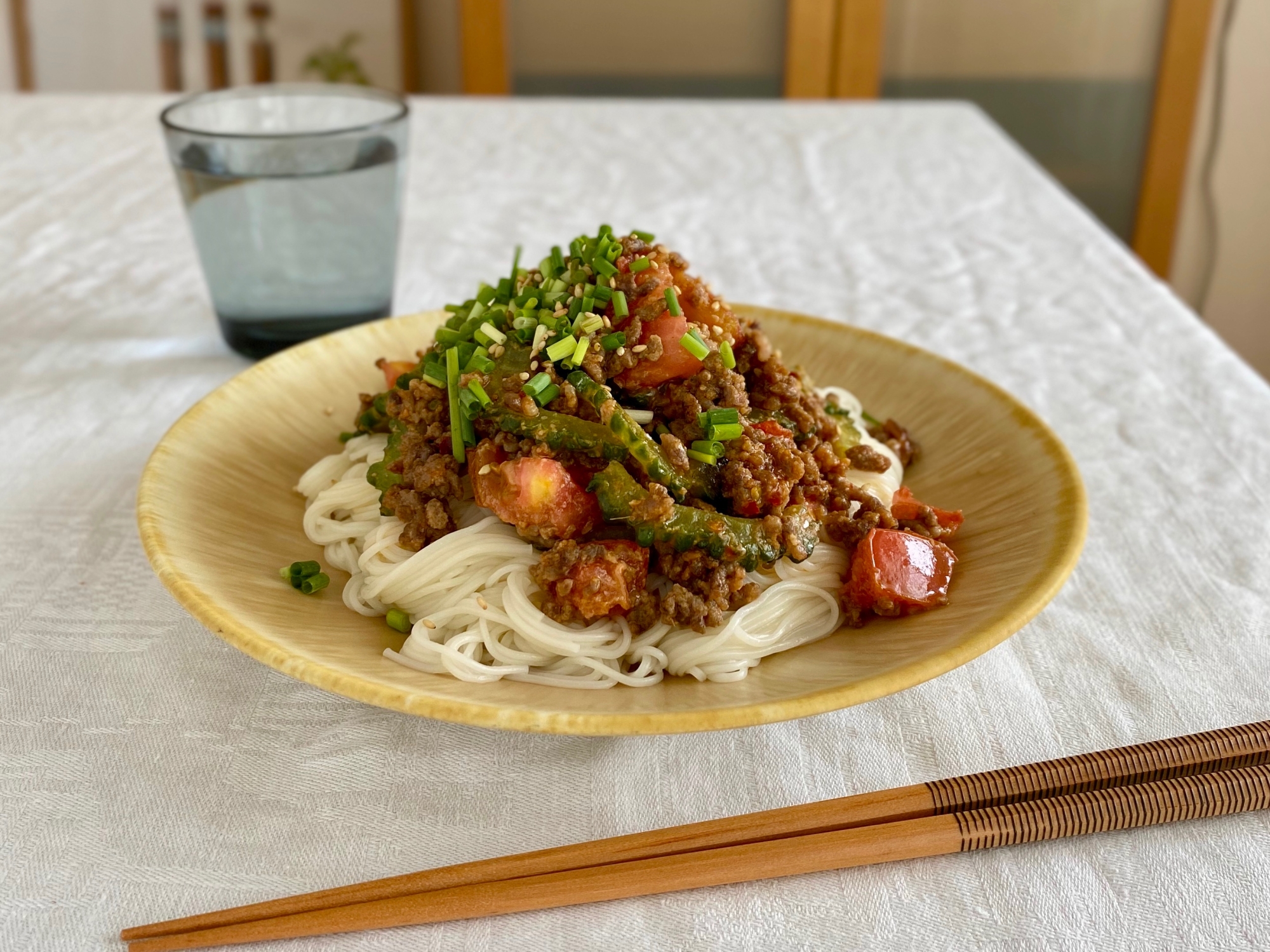 ゴーヤーとトマトの旨辛坦々素麺