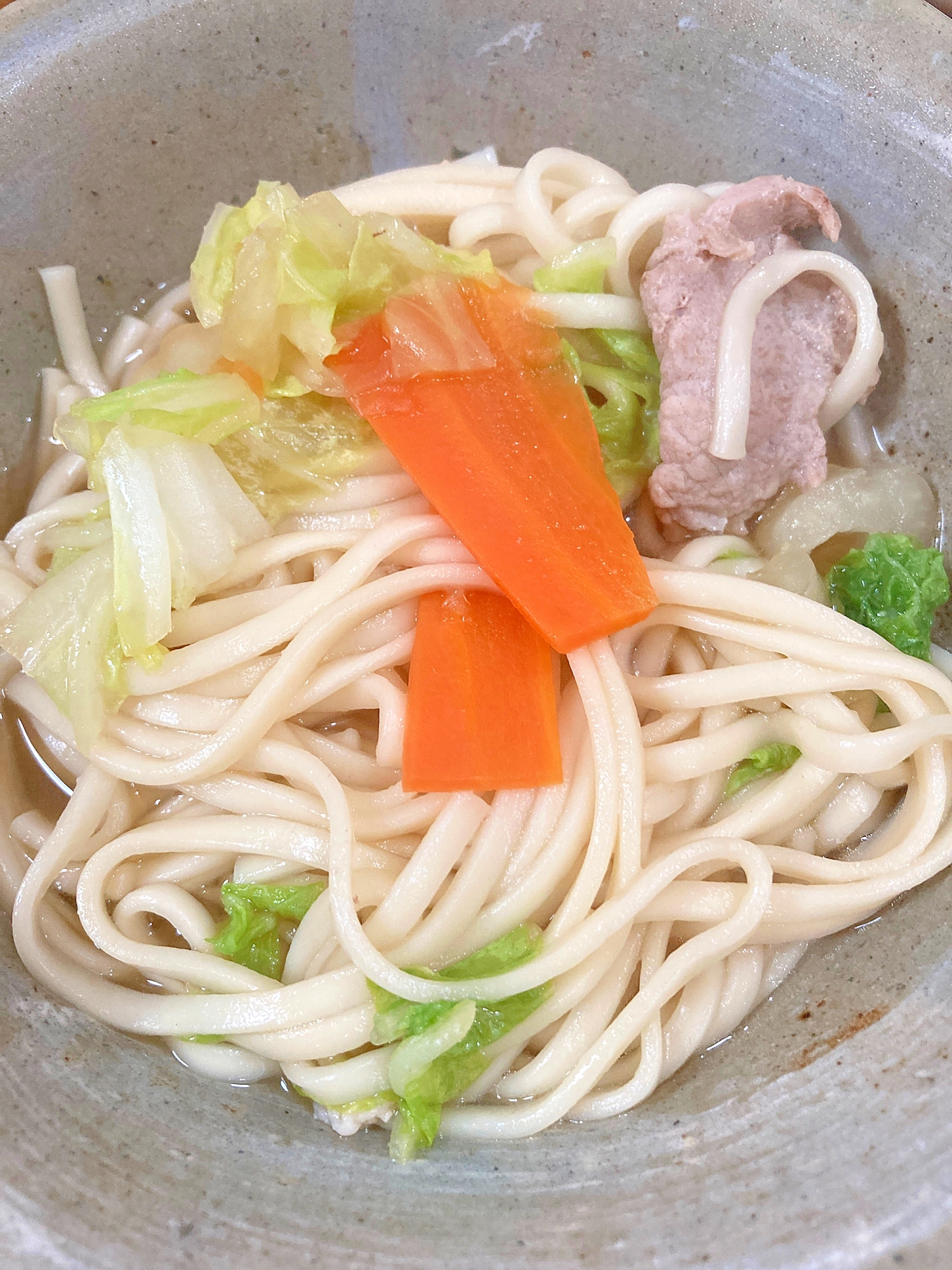 白菜、豚肉、人参の煮込みうどん