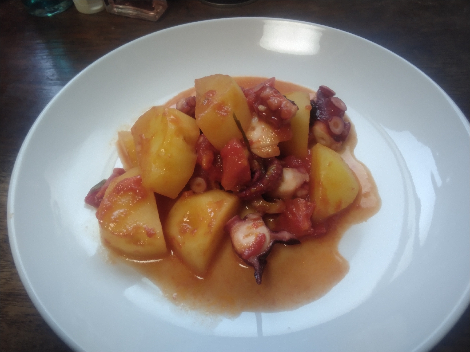 柳だことじゃがいも、トマトの炒め煮