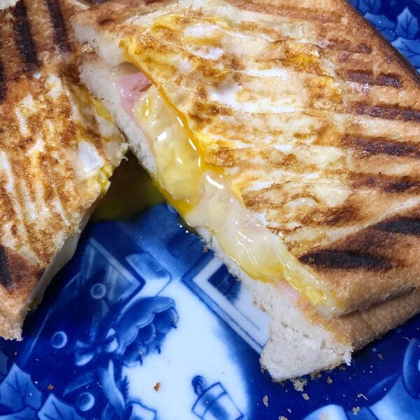 キャンプ飯 ホットサンドメーカー使用ハムエッグパン レシピ 作り方 By りんりんりん 楽天レシピ キャンプ飯 ホットサンドメーカー使用ハムエッグパン レシピ 作り方 By りんりんりん 楽天レシピ