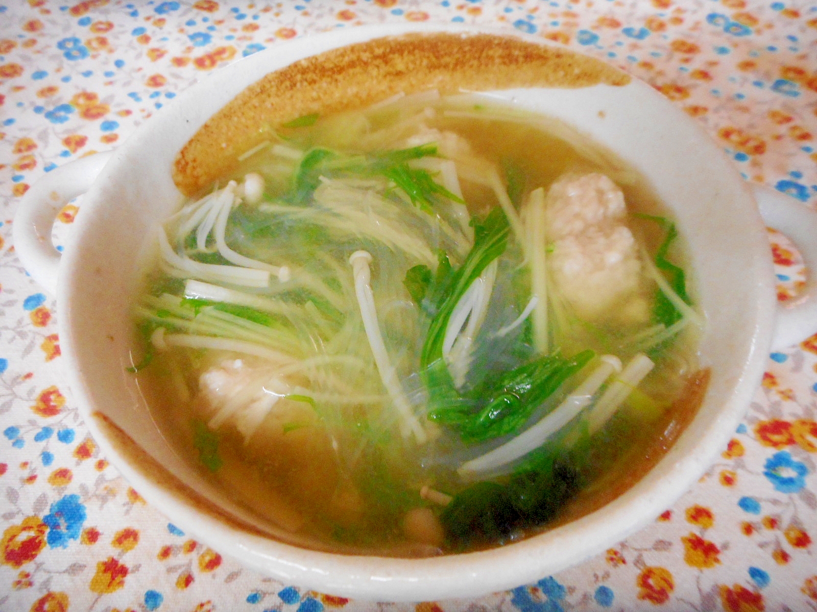 鶏団子と水菜の春雨スープ