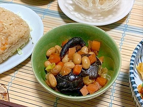 お土産椎茸でおふくろの味気取りの五目豆