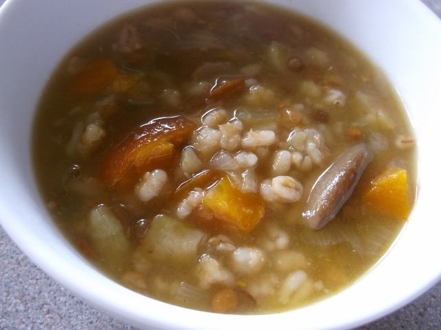 大麦とレンズ豆入り☆カレー風味の野菜スープ