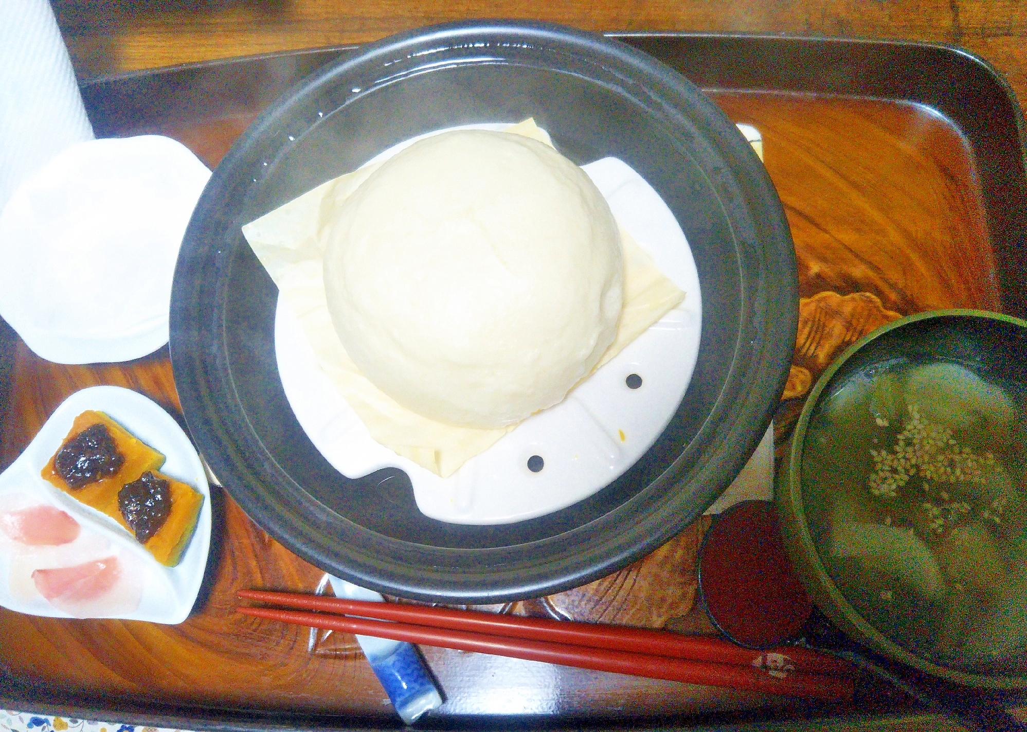 あんまんと一緒に蒸し南瓜の肉味噌餡