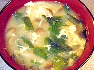 卵とシメジとワカメのお味噌汁 レシピ 作り方 By 寝虎太郎 楽天レシピ 卵とシメジとワカメのお味噌汁 レシピ 作り方 By 寝虎太郎 楽天レシピ