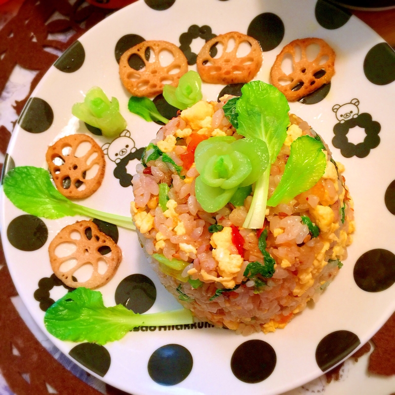 小松菜とおかきのサンバル梅マヨ炒飯