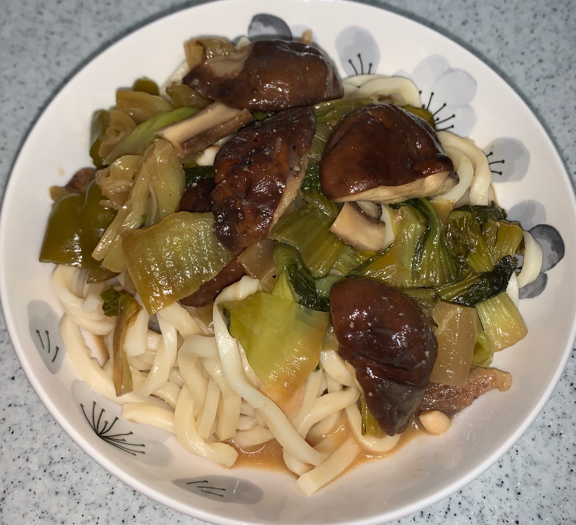 椎茸と青梗菜の味噌仕立てあんかけうどん