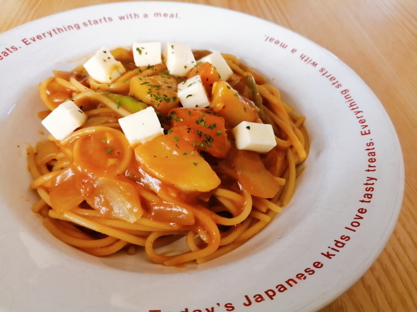 ベビーチーズとカレーのパスタ