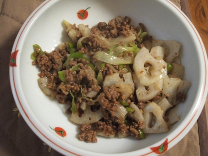 麺つゆで☆簡単レンコンのそぼろ炒め