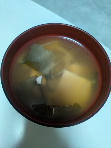 ワカメと豆腐の味噌汁
