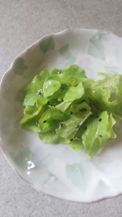 リーフレタスのピリ辛ごま油かけ