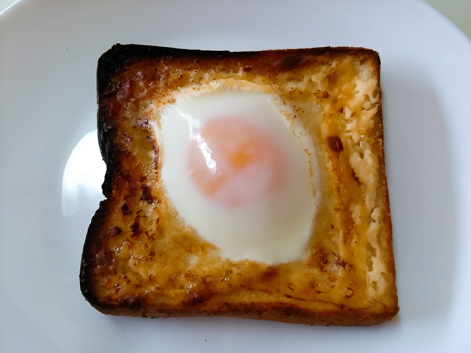 目玉焼きマヨトースト