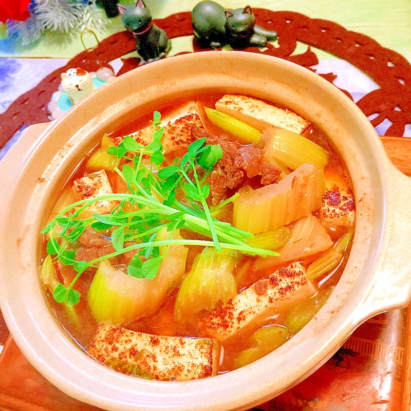 牛ほほ肉とセロリの炒め物de中華風 土鍋すき豆腐