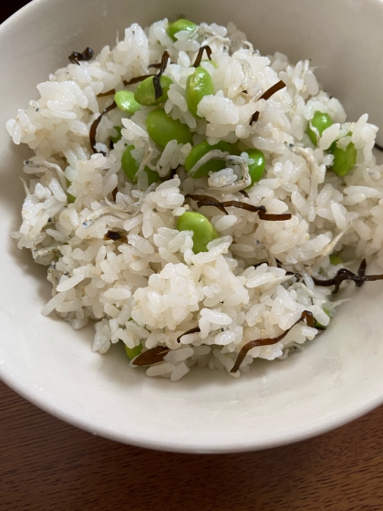 塩昆布と枝豆じゃこの混ぜご飯