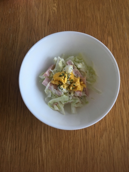 キャベツと魚肉ソーセージの玉子サラダ