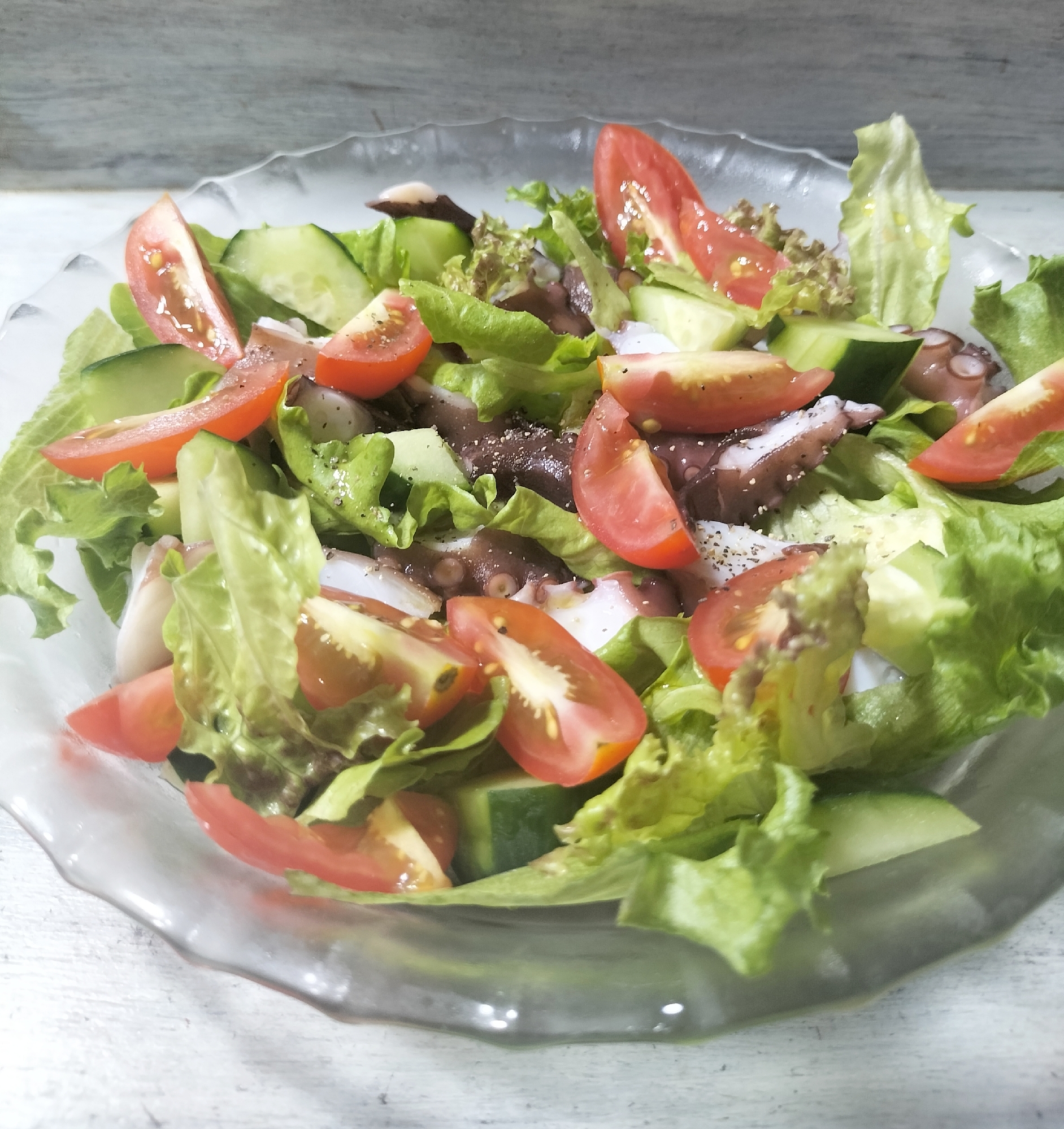 たことアイコ（トマト）のサラダ