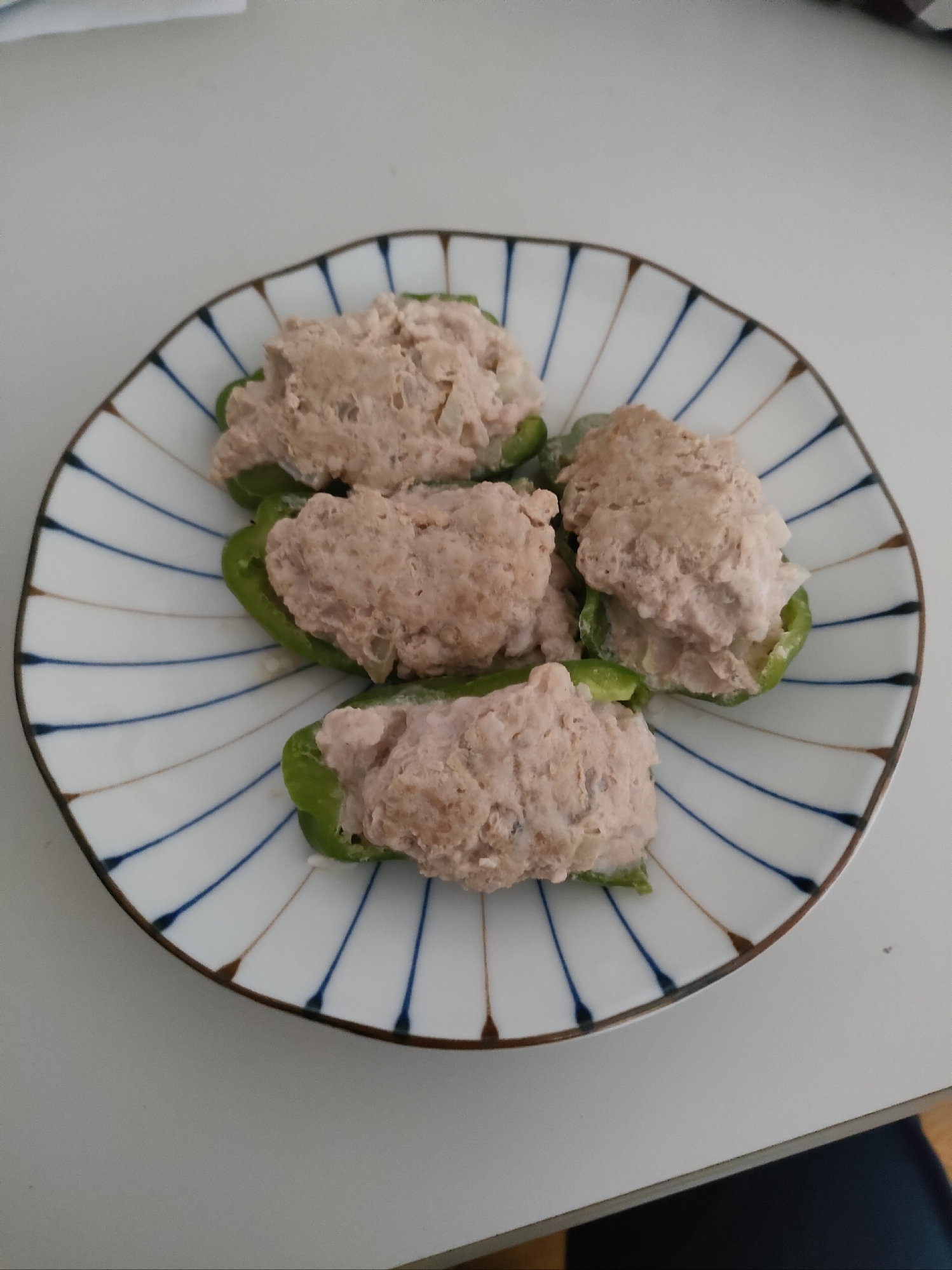 ピーマンの肉詰め(パン粉・片栗粉など無し)