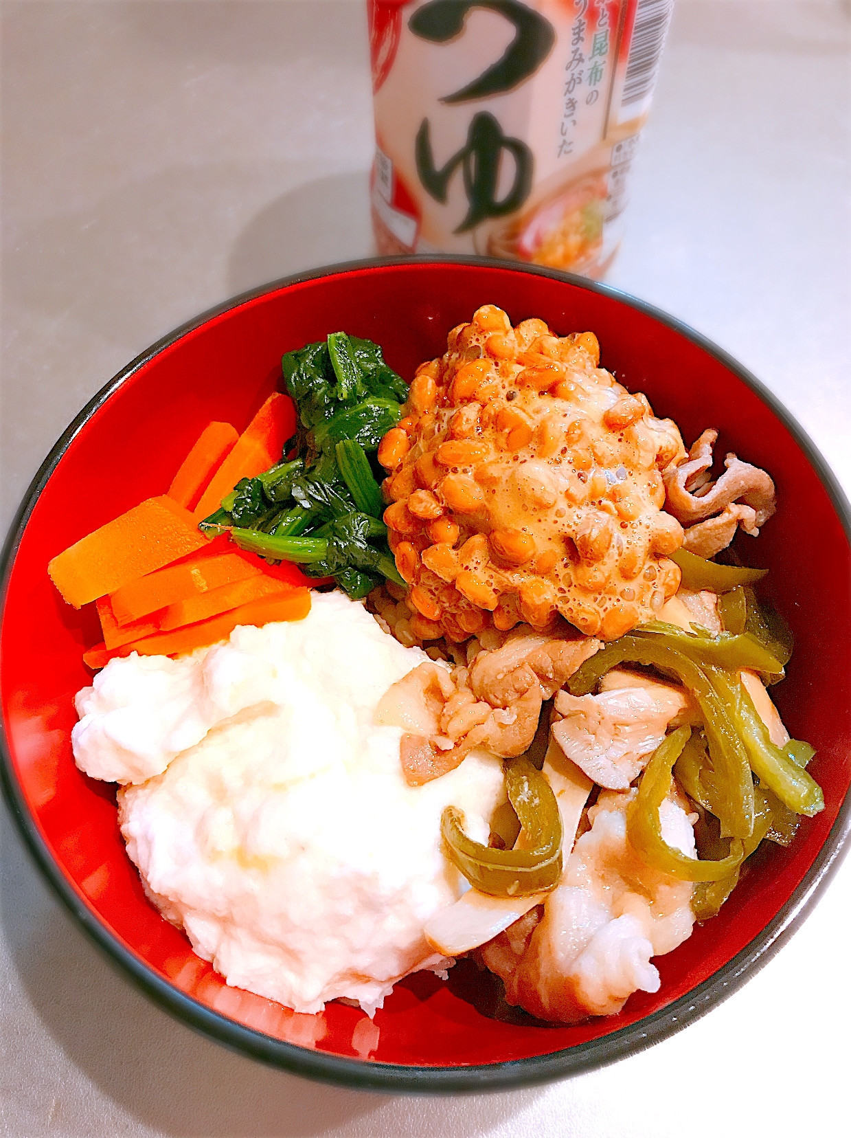 大和芋のせ♡ネバネバ残り物丼♪