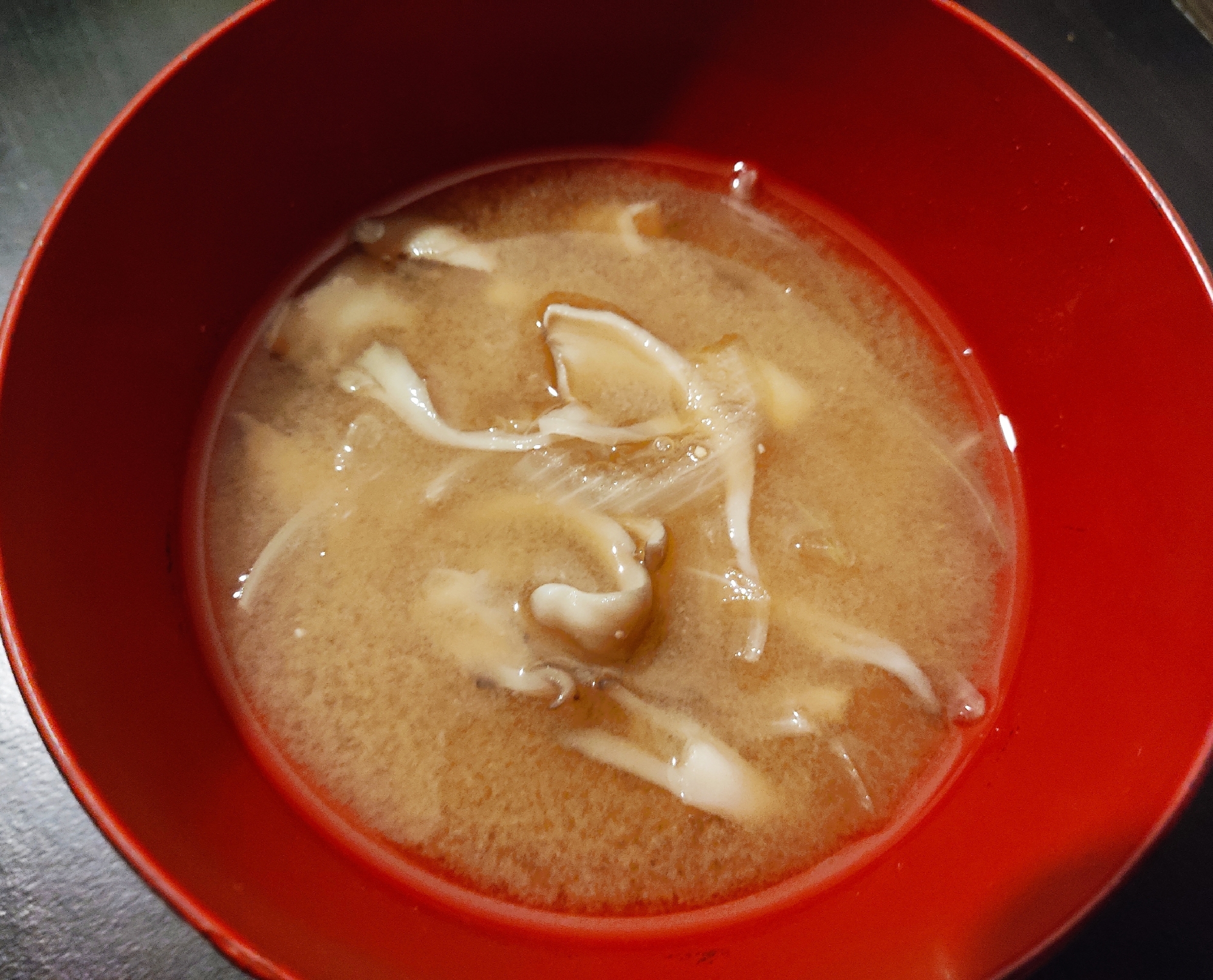 朝食に☆舞茸と玉ねぎのお味噌汁