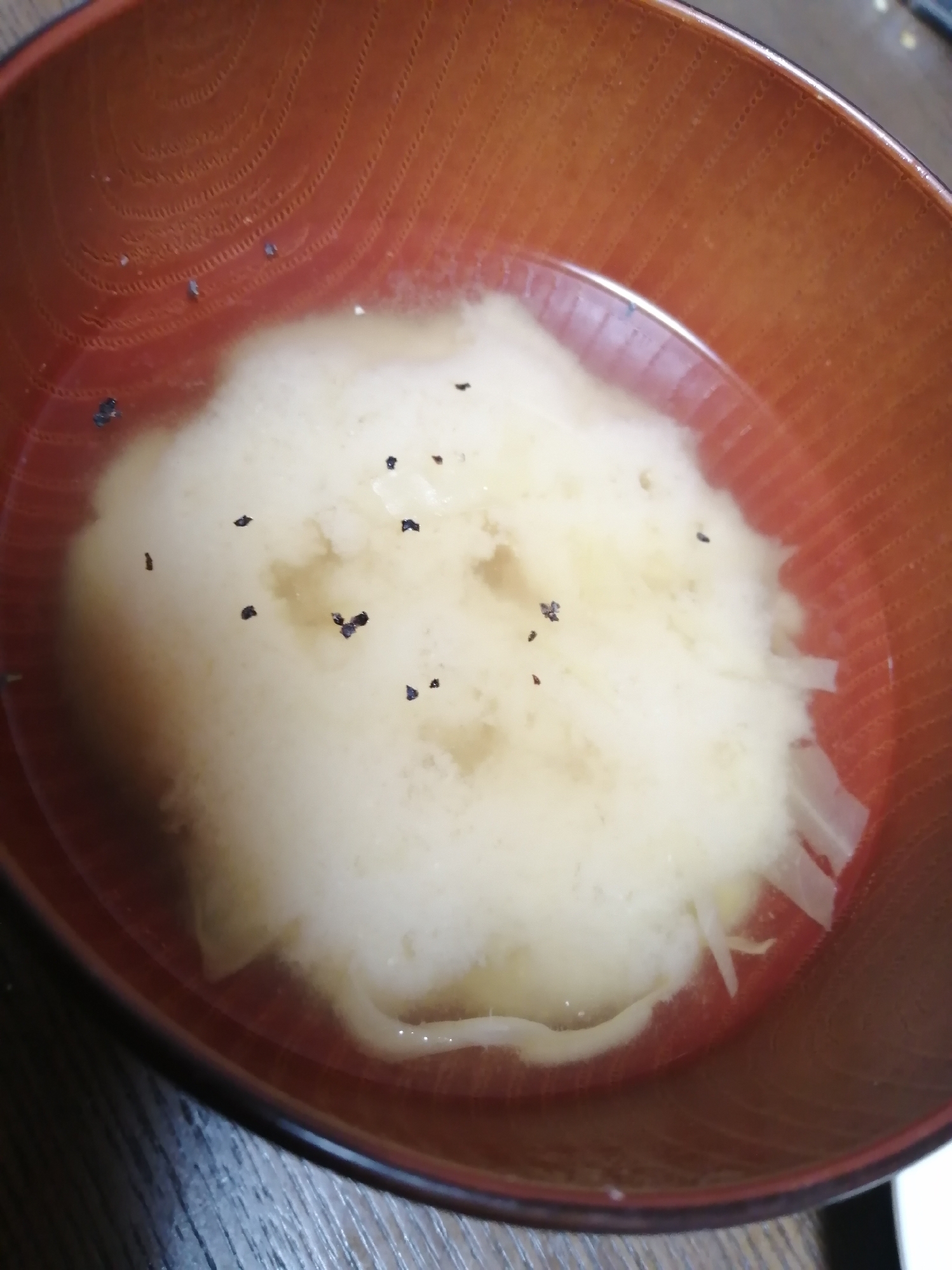 ツナとキャベツのお味噌汁with黒胡椒