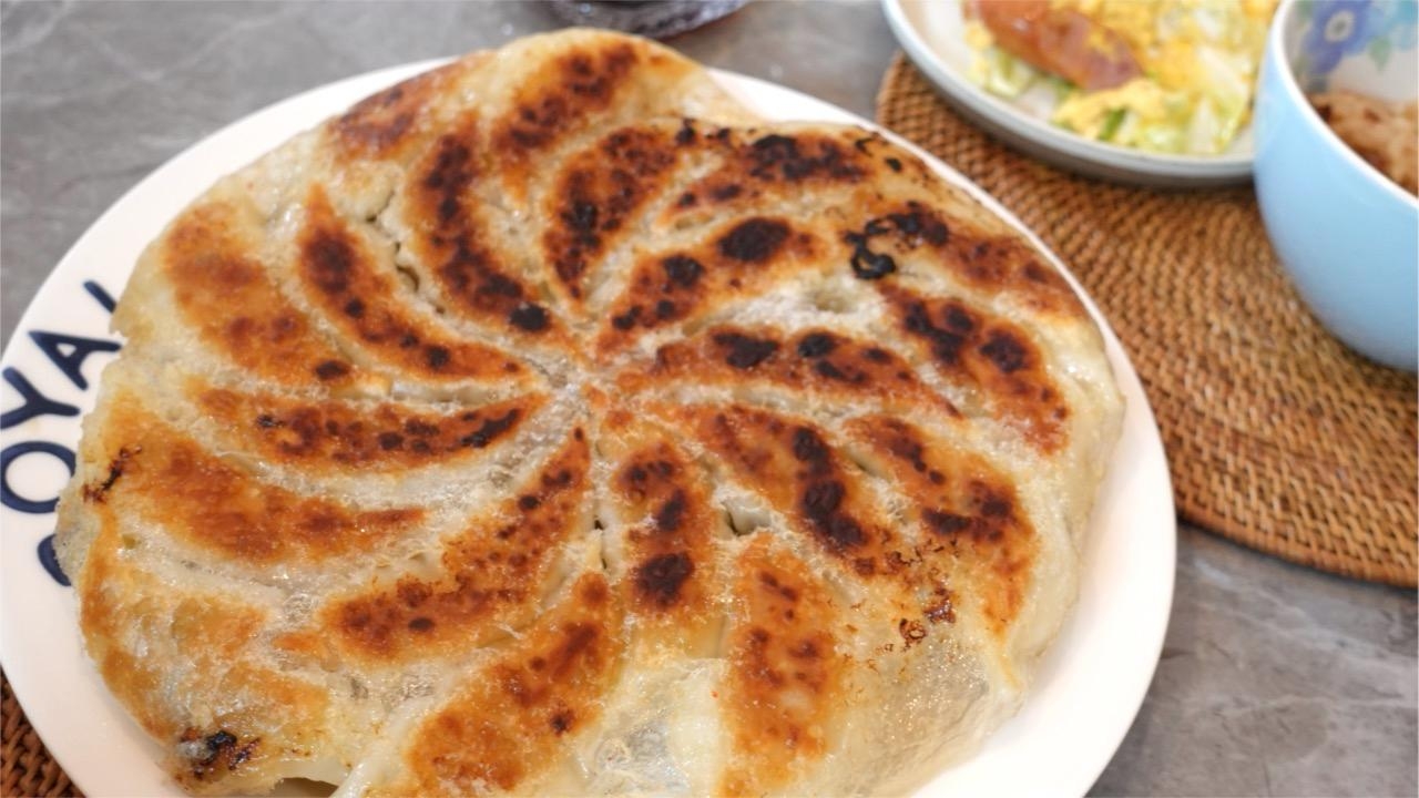 コツを掴めば誰でも簡単！羽付き餃子のコツ伝授！