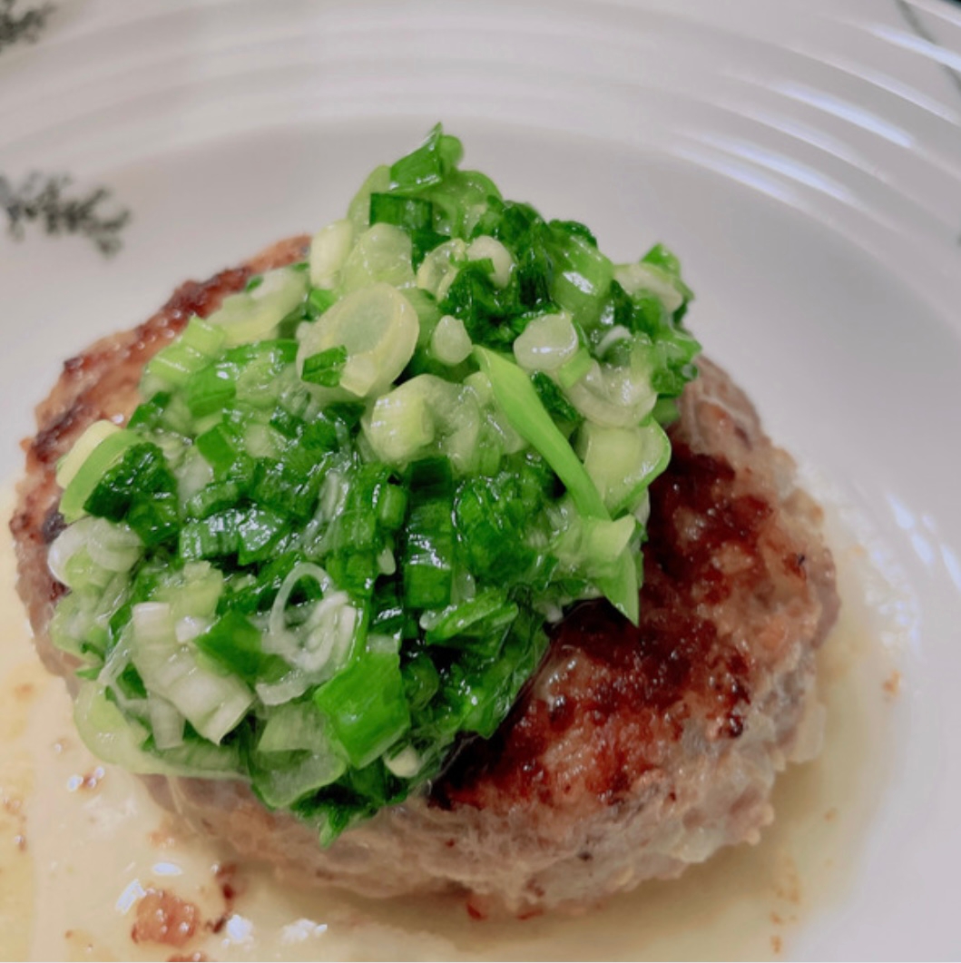 まぐろハンバーグのねぎ塩