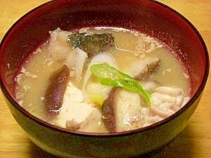 肝が決めて祖母の味 スケソウダラの味噌汁