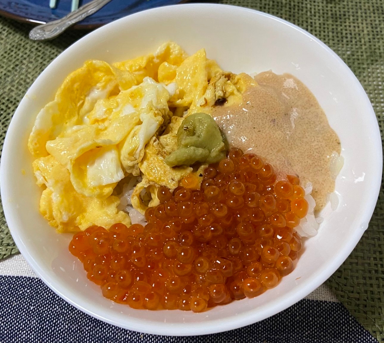 いくら&明太子マヨ卵焼き丼