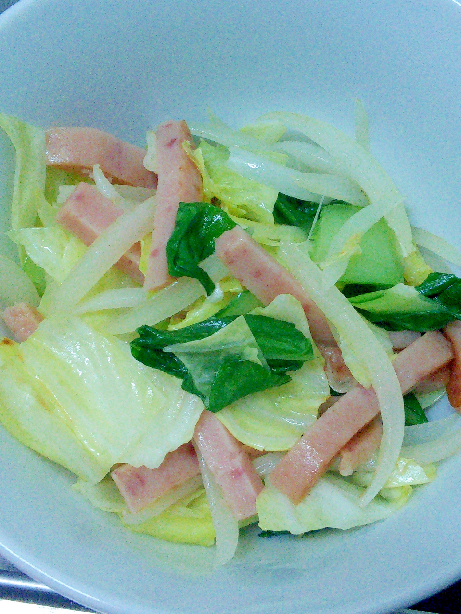 キャベツとハムとチンゲン菜と玉ねぎの中華風野菜炒め