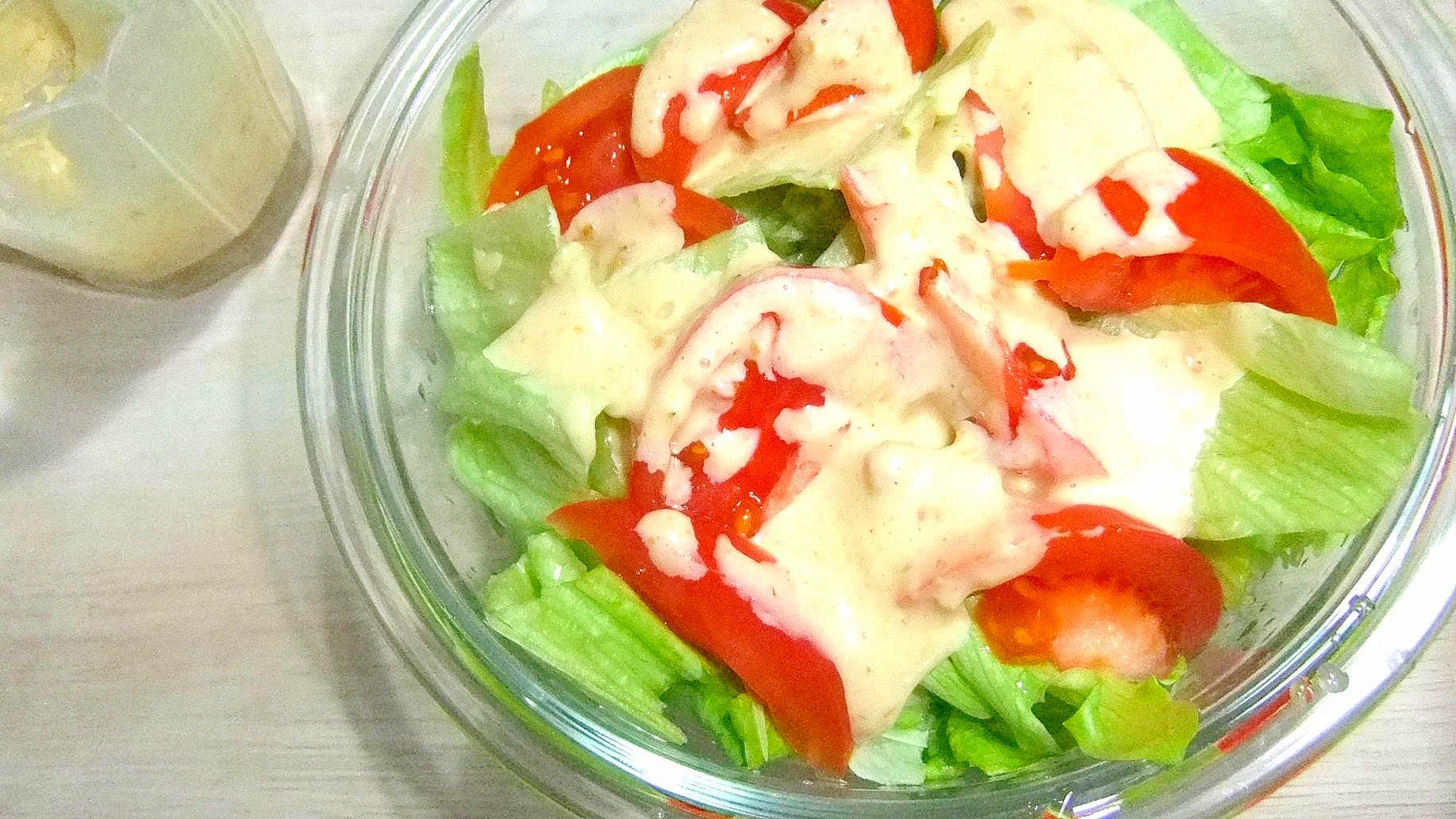レタスサラダの味噌マヨソース