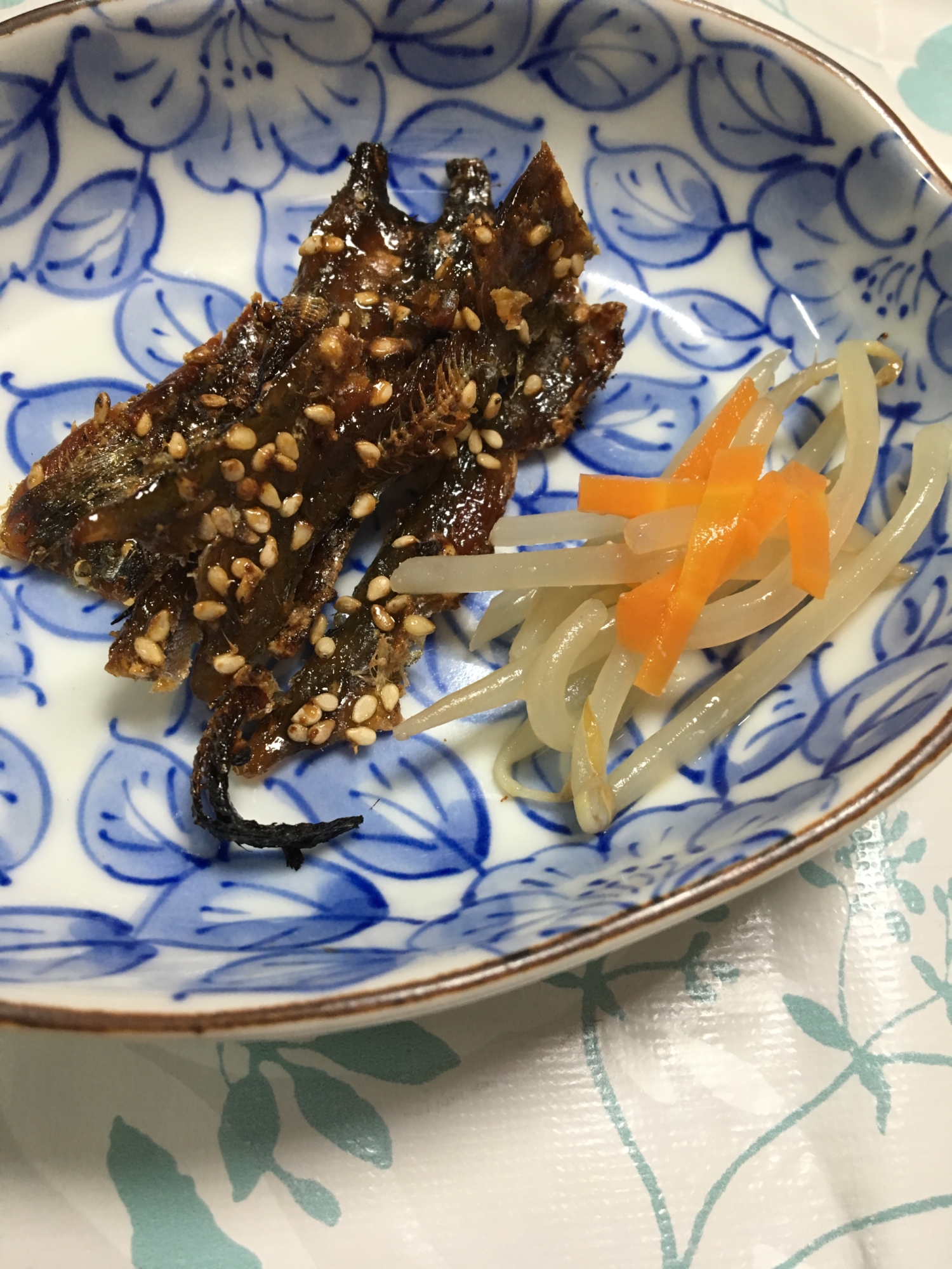 もやしのお浸し添え☆片口いわしのさくらぼし☆