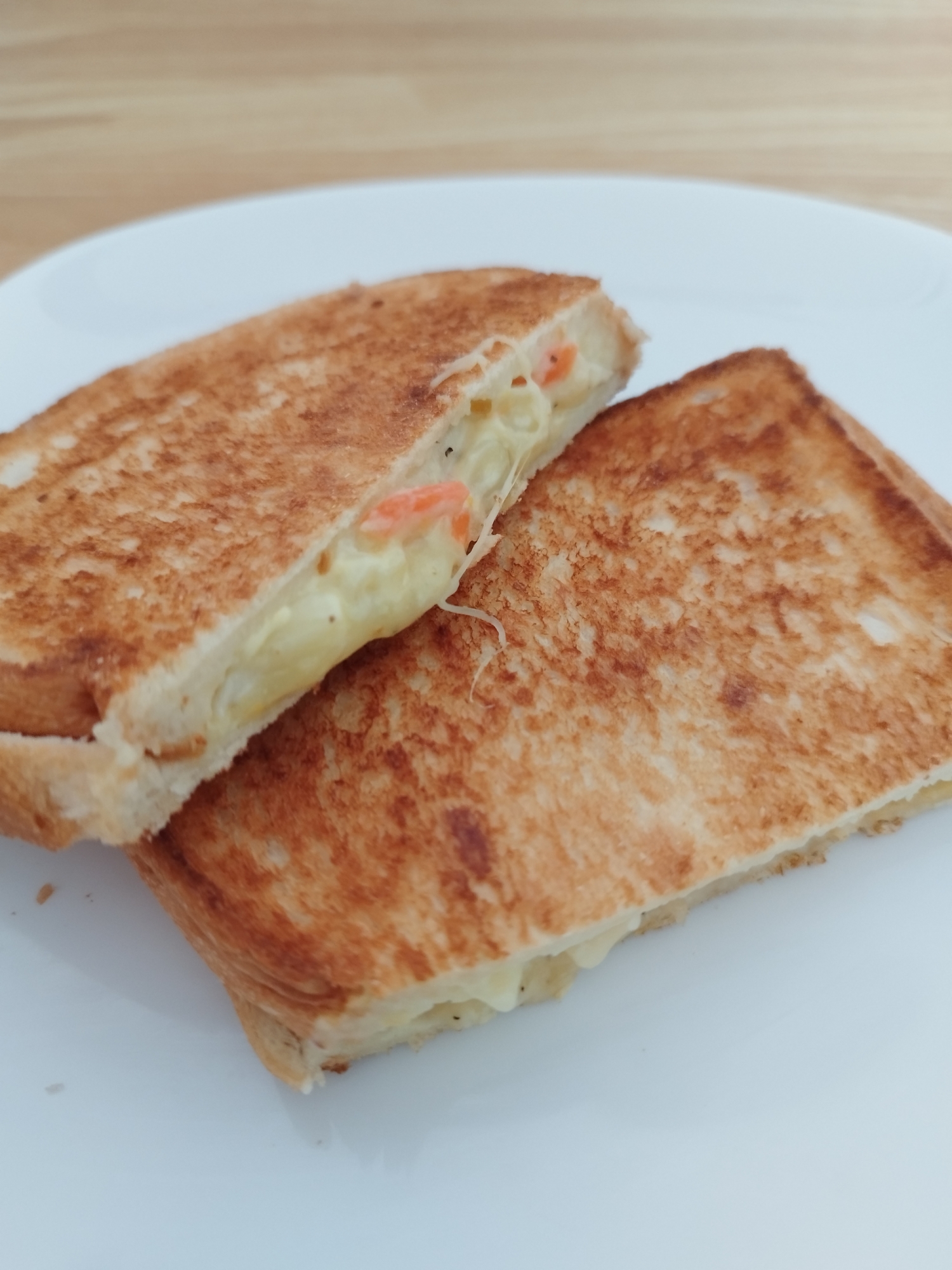 カリッカリとろ~り【チーズマカロニホットサンド】