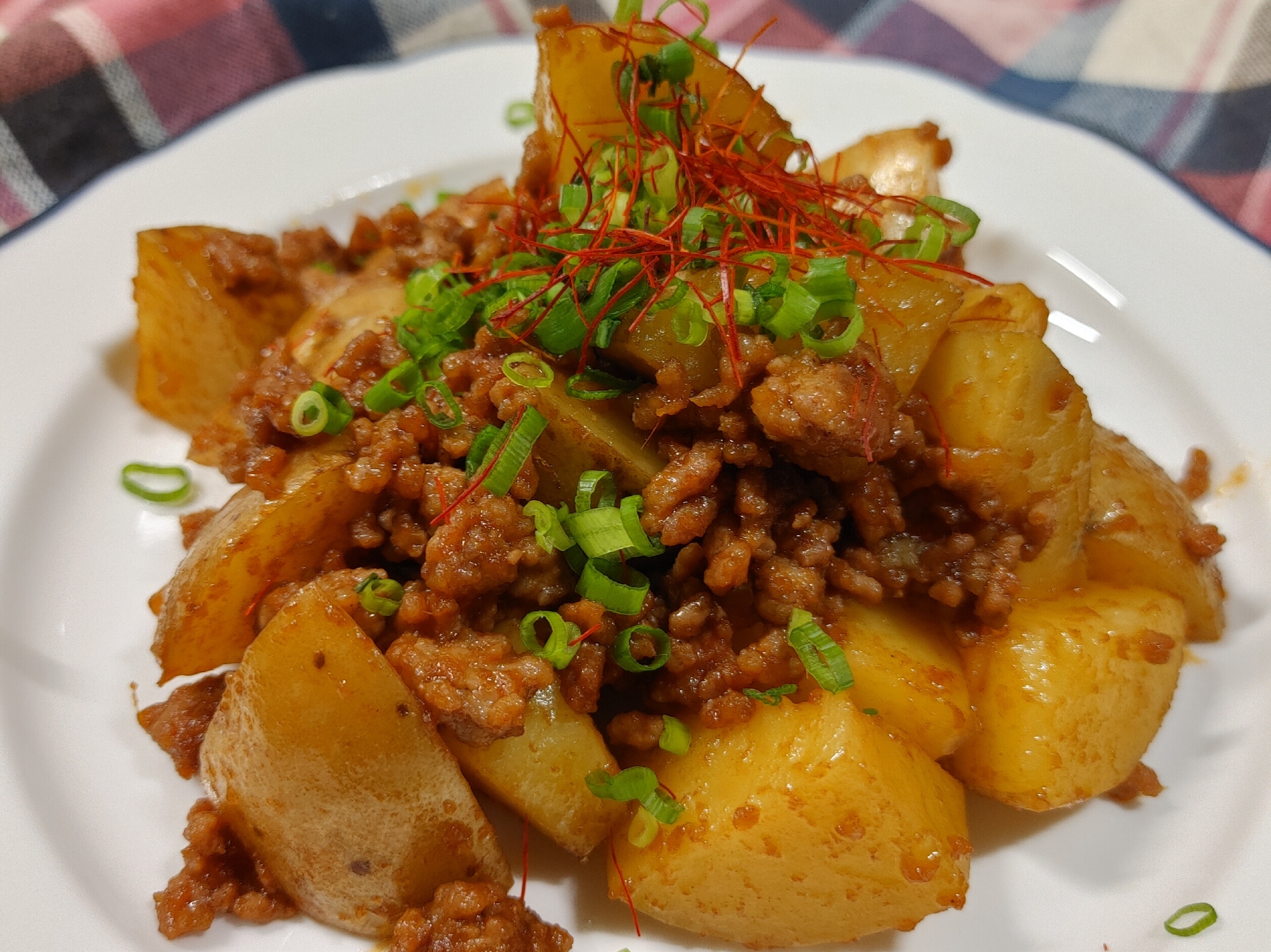 新じゃがとひき肉の麻婆風炒め