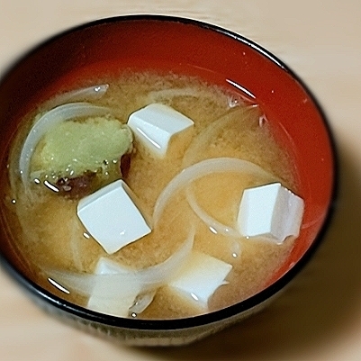 豆腐と玉ねぎのお味噌汁★˚✧₊