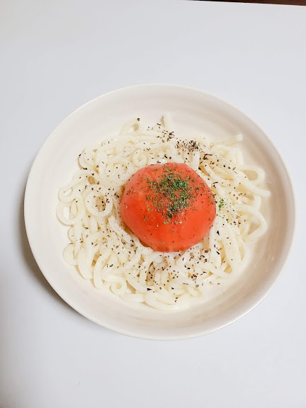 【うどん】　簡単さっぱり　トマトとオリーブオイル