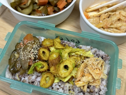 お弁当のおかずに！キャベツと竹輪のカレー炒め
