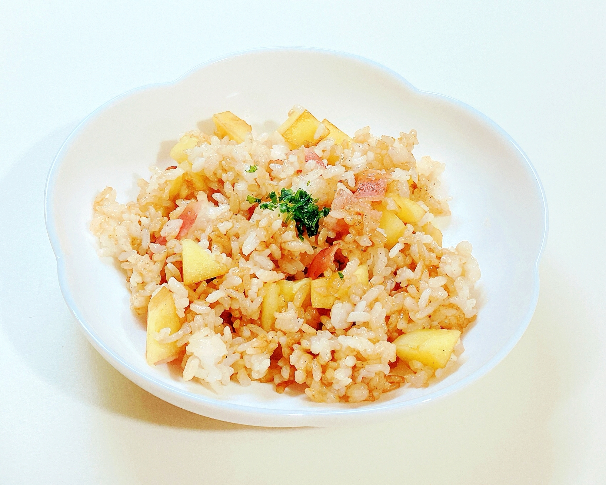 じゃがいもとベーコンのコンソメ醤油チャーハン