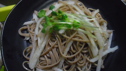 彩りに貝割れを載せました。大根のシャキシャキ感が食欲をそそりますね。さっぱり味でとても美味しくいただきました。また作りますね！ご馳走さまでした。