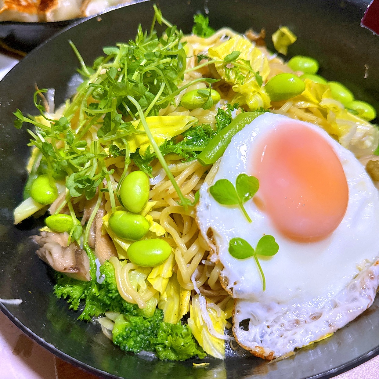 しらすと緑野菜と舞茸の柚子胡椒焼きそば