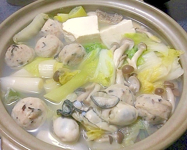 冬の贅沢鍋！　あらと牡蠣の水炊き