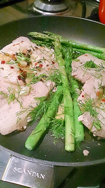 豚肉とアスパラガスのディルレモン炒め
