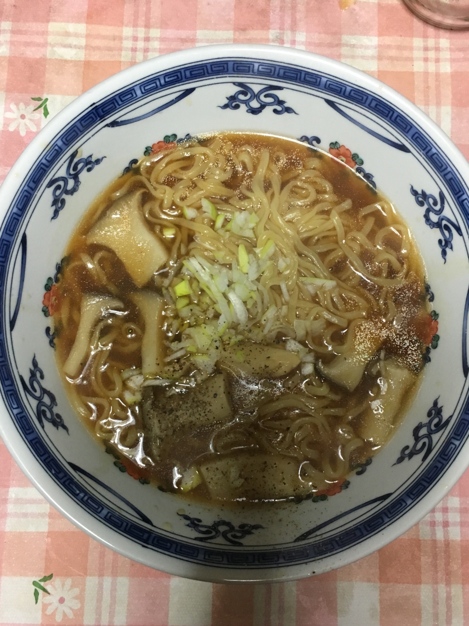 エリンギとネギの醤油ラーメン