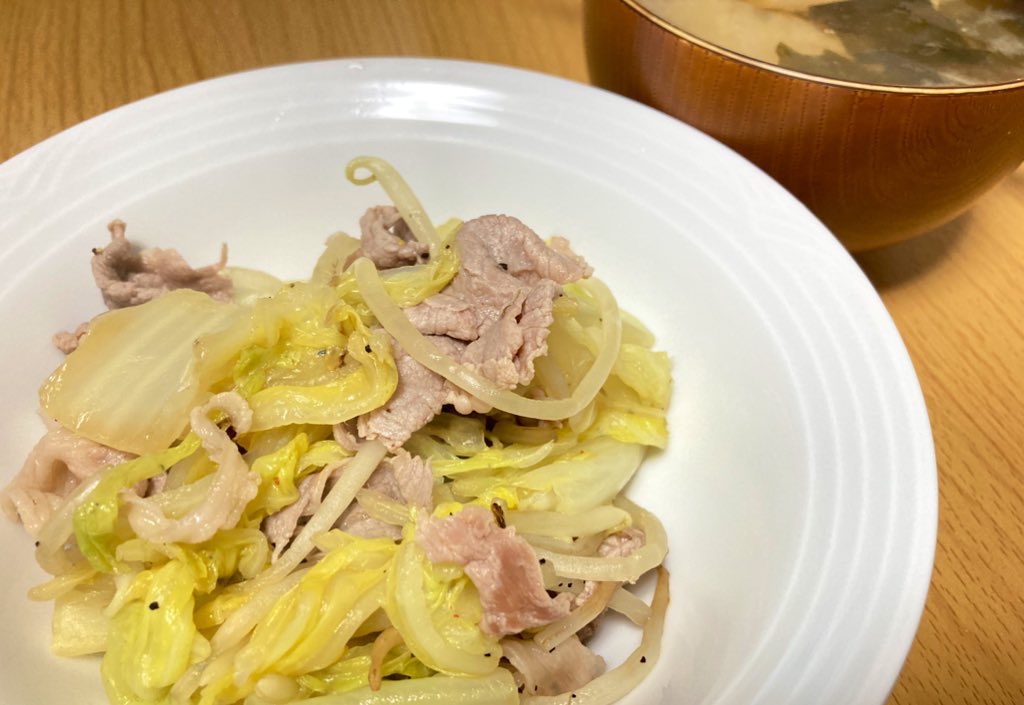 蒸し焼きで！白菜もやし豚肉炒め