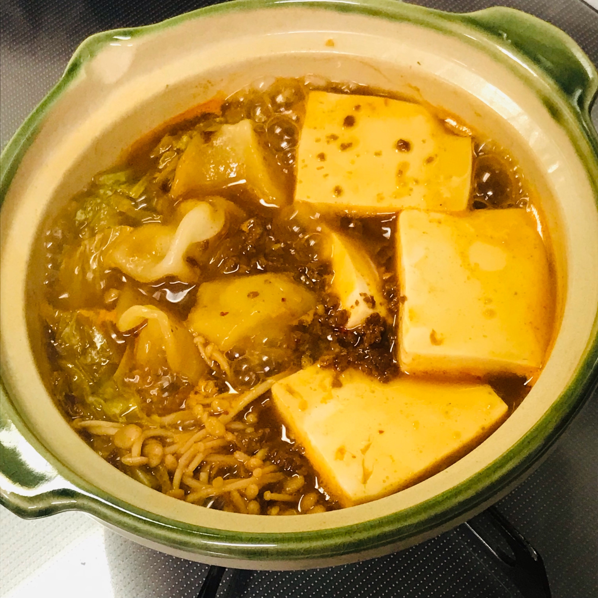 鍋つゆ使って水餃子入りスンドゥブ鍋