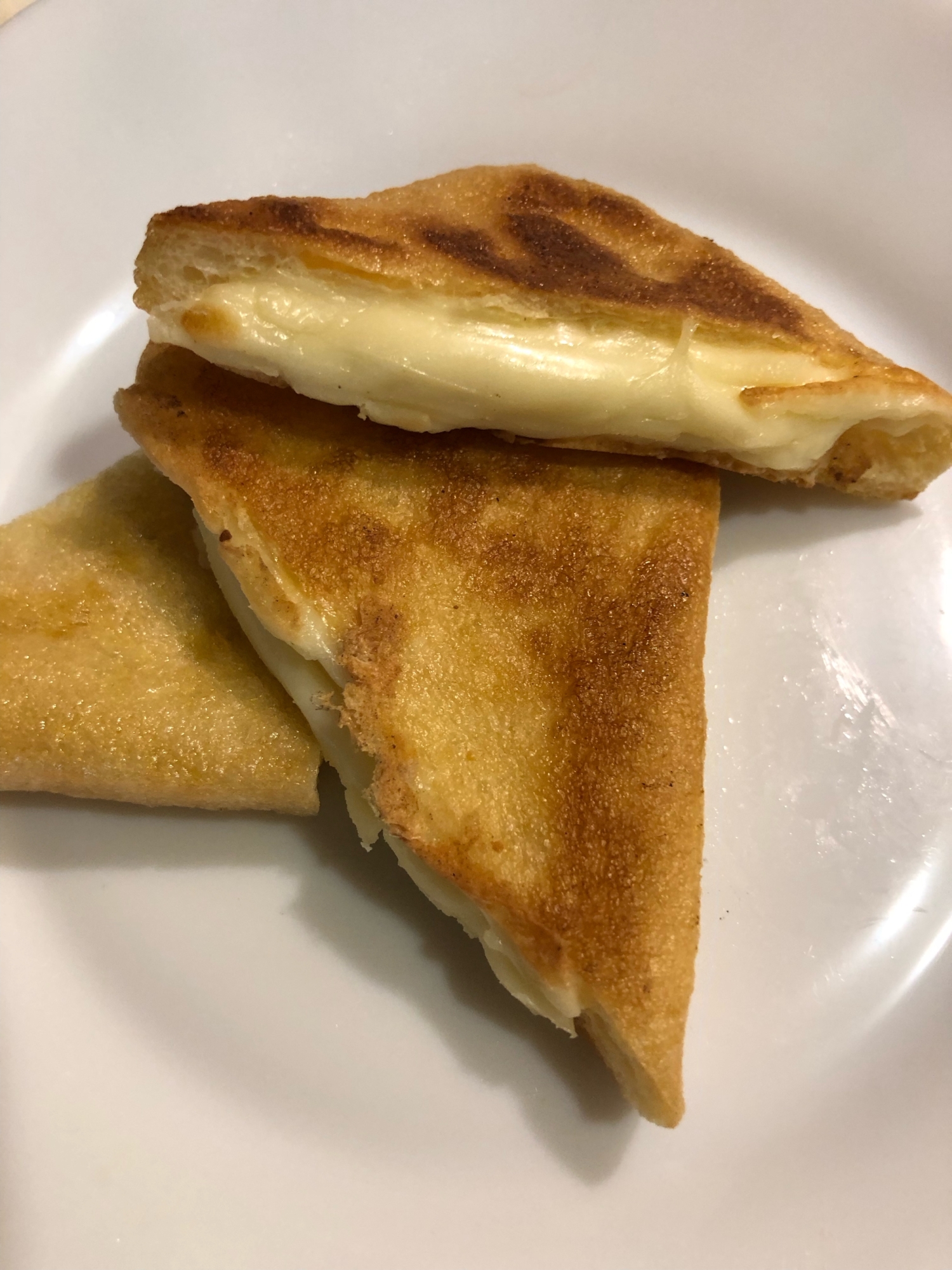 国産チーズとお餅の油揚げパニーニ風