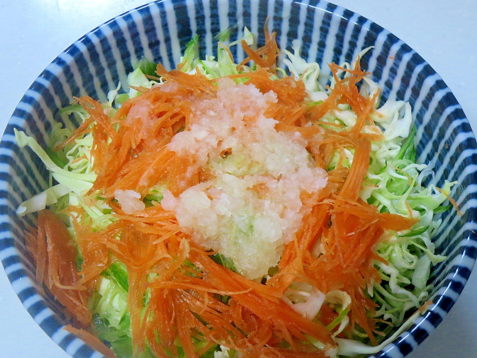 大根ドレッシングの野菜サラダ
