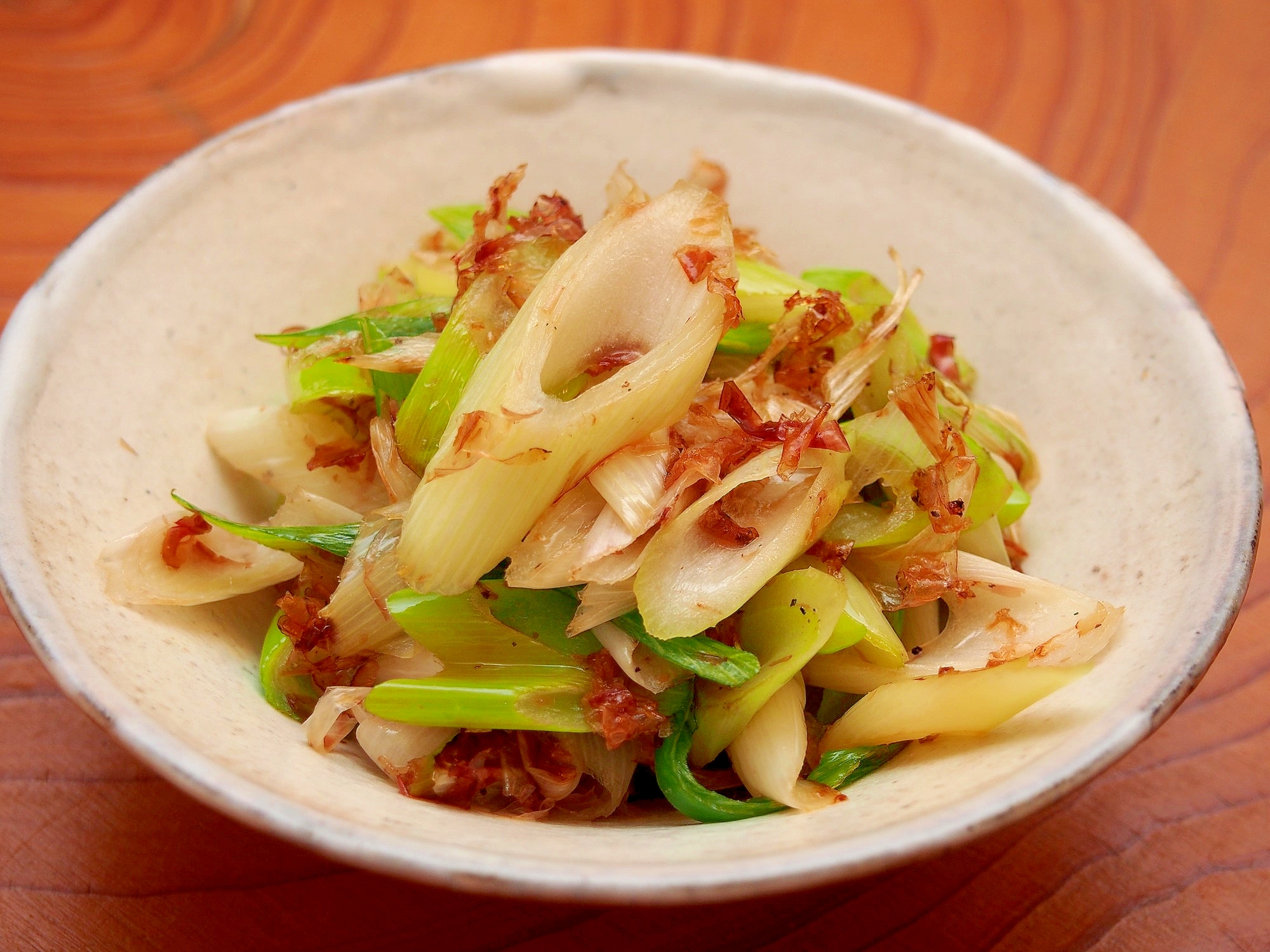 ご飯がすすむ！長ねぎの昆布茶おかか炒め