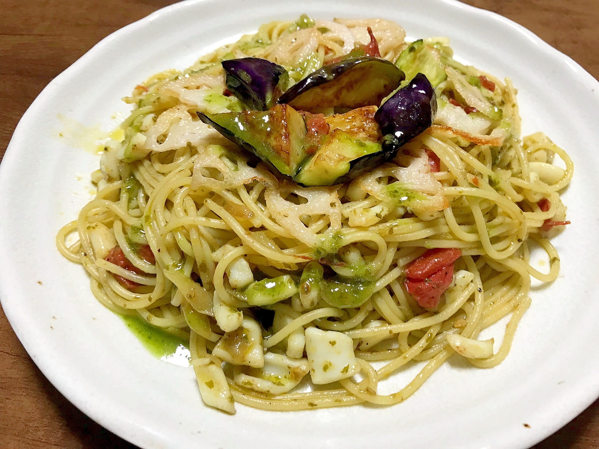 茄子とれんこんのバジルソースパスタ